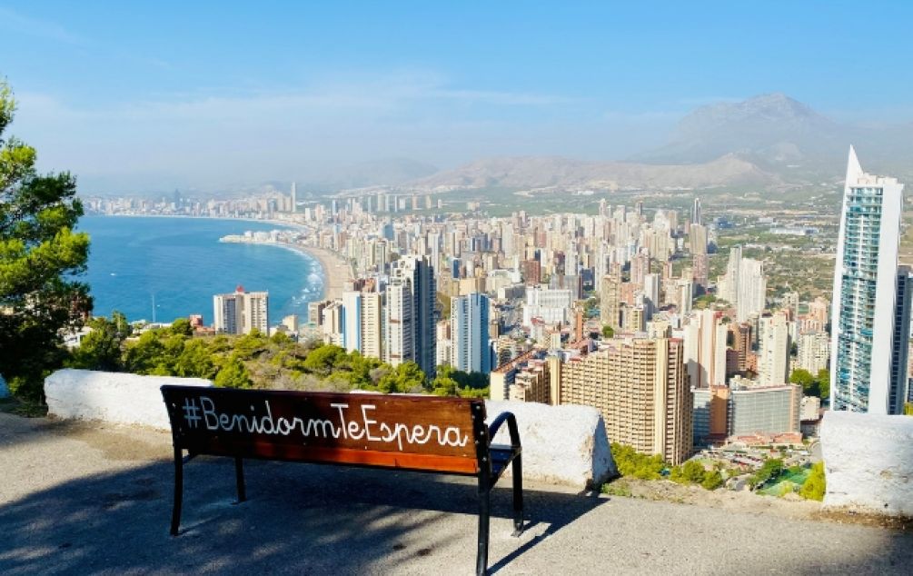 La ciudad se integra en la red Biosphere Certified y refuerza su modelo de turismo sostenible y gestión urbana eficiente.